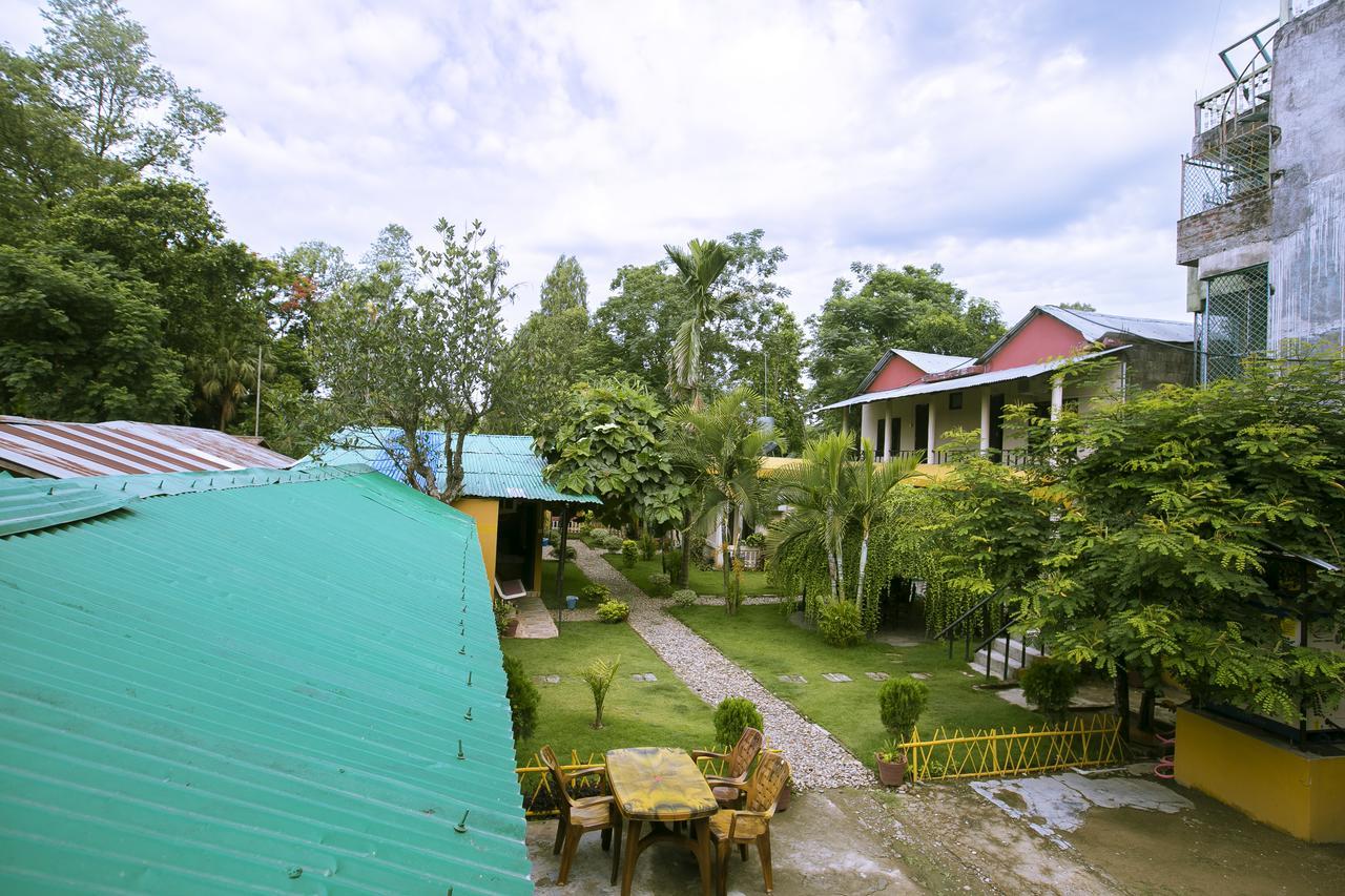 Sauraha Nana Hotel Exterior photo