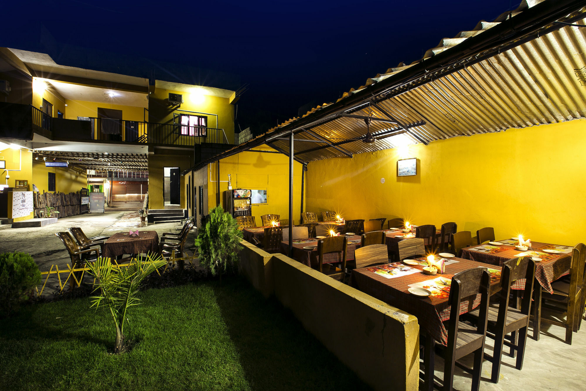Sauraha Nana Hotel Exterior photo